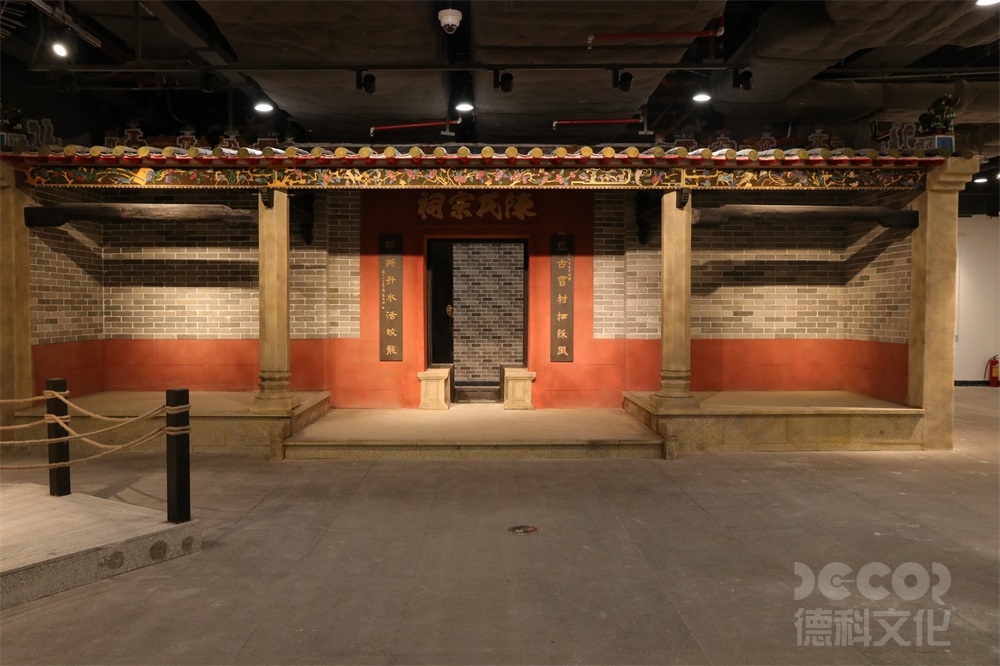 展廳設(shè)計中，如何選擇適合的裝飾材料和家具？