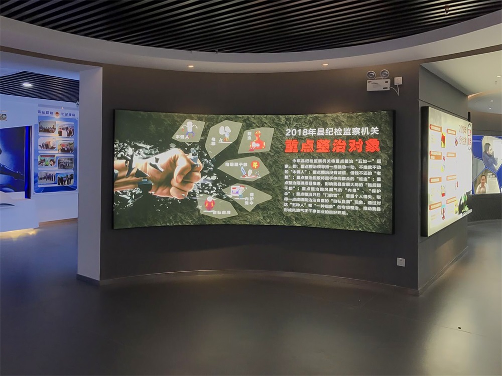 紅色展館設(shè)計中如何突出黨員干部的先進(jìn)形象和風(fēng)采？